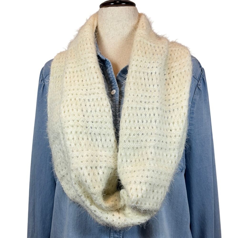 Infinity Scarf Cowl Neck Chunky Loose Eyelash Knit Cream